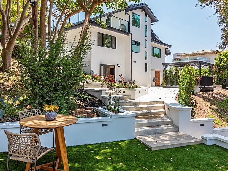3525 Coast View Dr — Photo 38