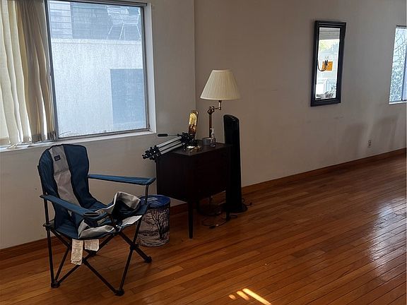 5th image of 3663 Keystone Ave
