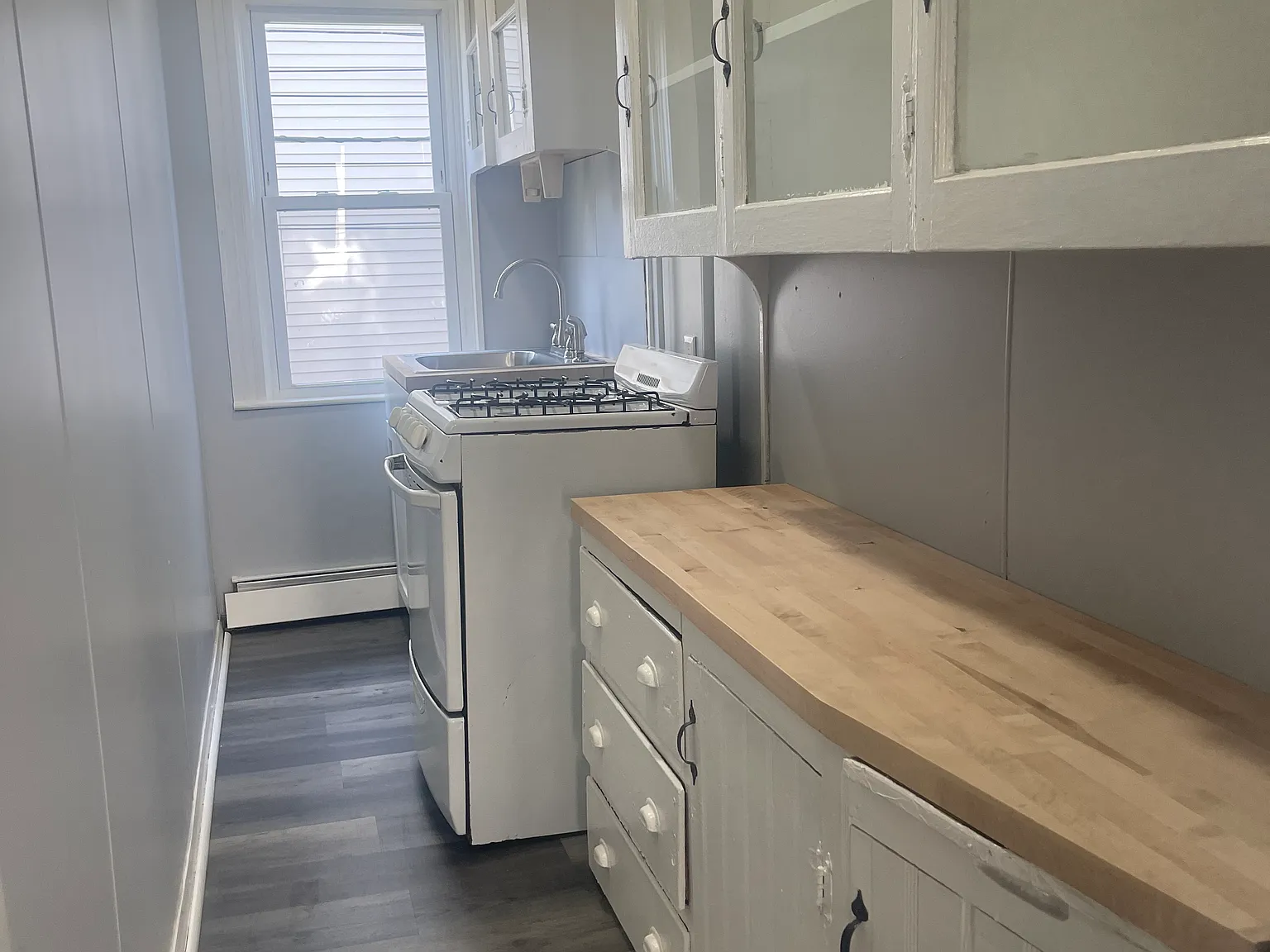 1 bed, 650 sqft, $1,300 — Photo 3