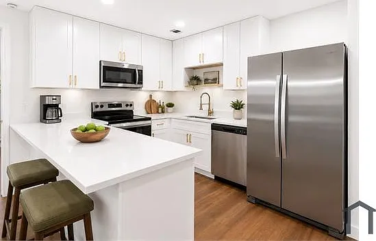 501 McCurdy St — Photo 4