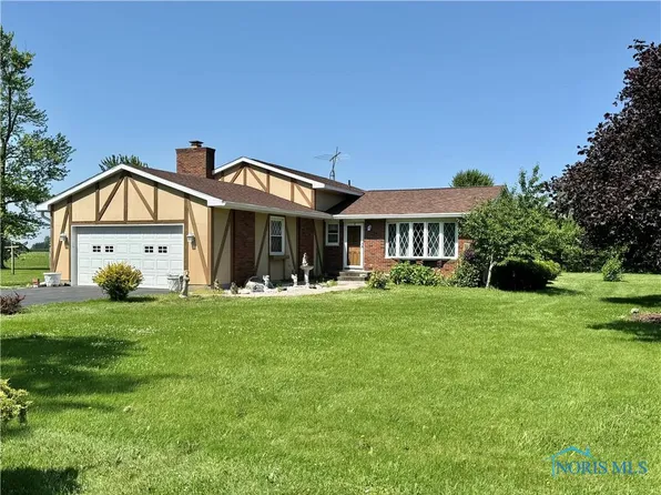 410 E Bartlow St, Deshler, OH 43516