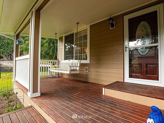 4th image of 18515 Woodside Dr SE