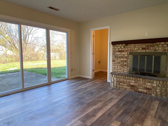 5th image of 2133 Birchwood Dr