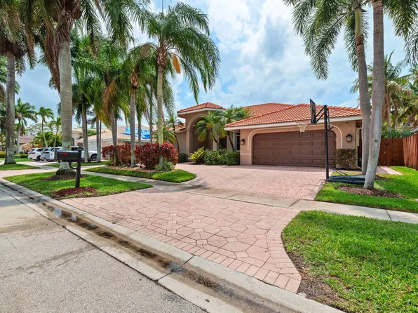 77 NW 108th Way, Plantation, FL 33324