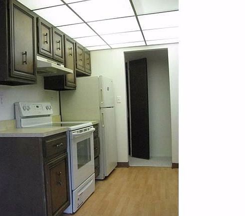 4th image of 374 Sierra Vista Ln