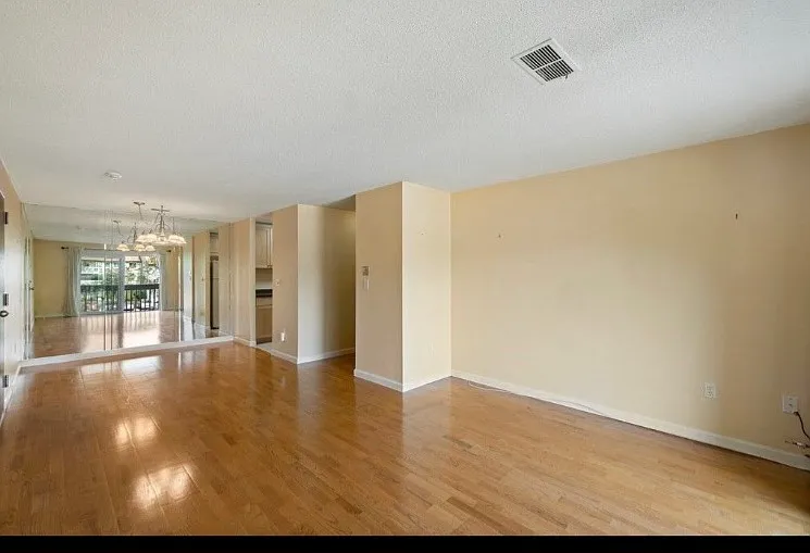 1808 Franklin Crossing Rd — Photo 2