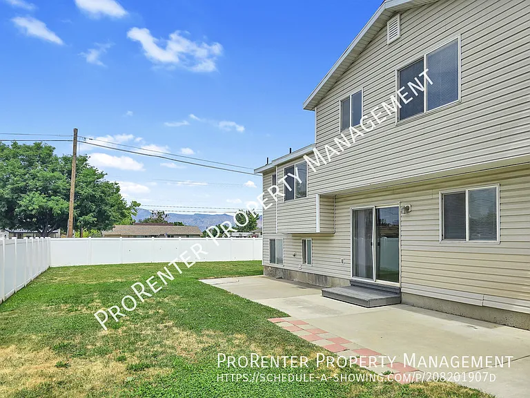 4409 S 900 W — Photo 3