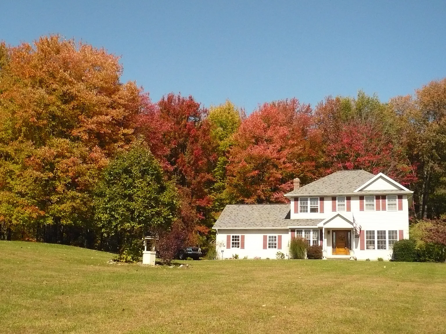 105 Smith Rd — Photo 1