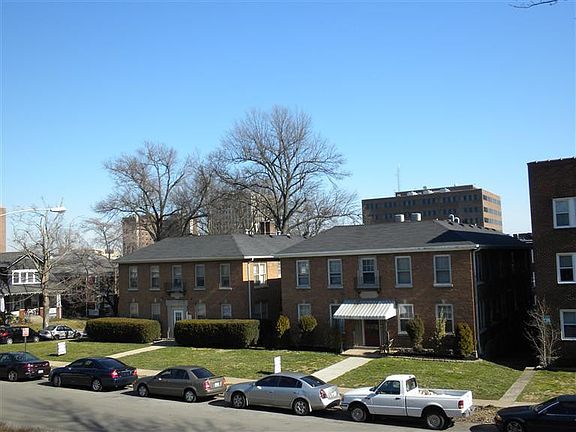 2nd image of 257 Lyndhurst Pl #255