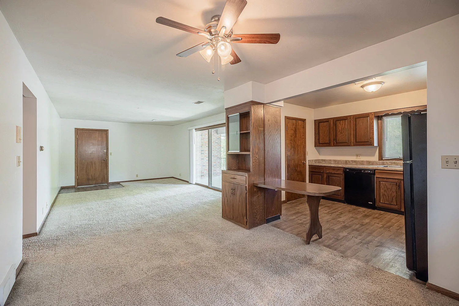 2 bed, 1143 sqft, $949 — Photo 1