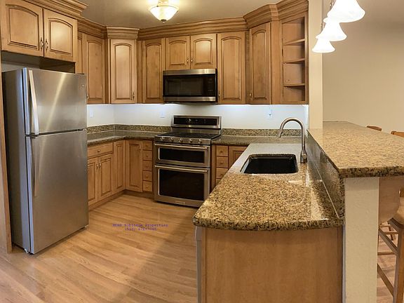 5th image of 916 Dorothea Ct
