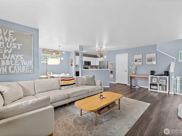 6827 SE Gove Street #10, Snoqualmie, WA 98065