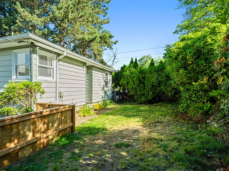 4815 SE Yamhill St — Photo 14