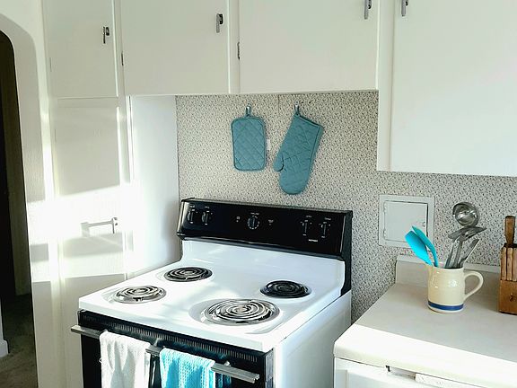 5th image of 815 17th St SE APT 3