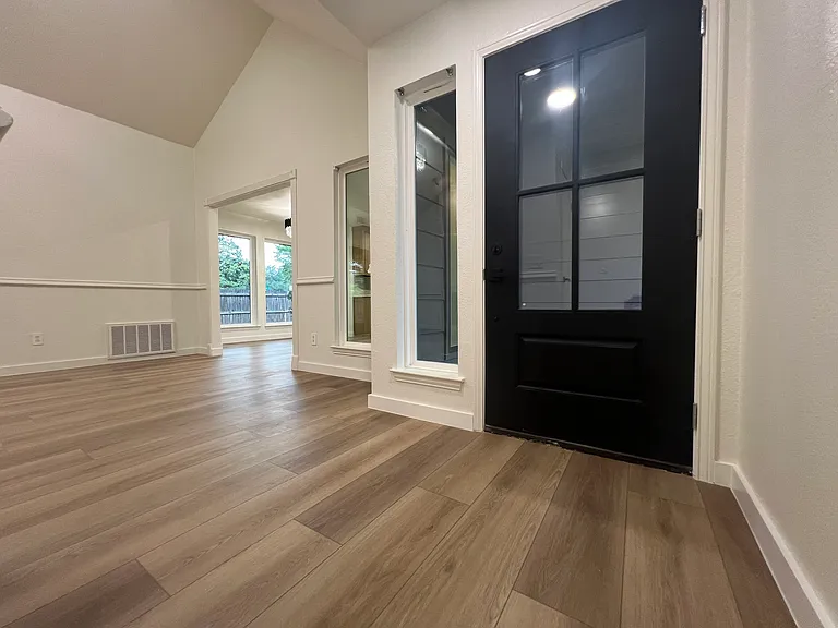 601 N Riverside Dr — Photo 7