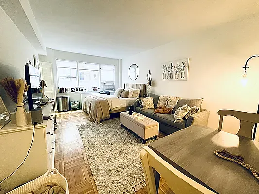 Rented by Ovation Properties, LLC | media 14