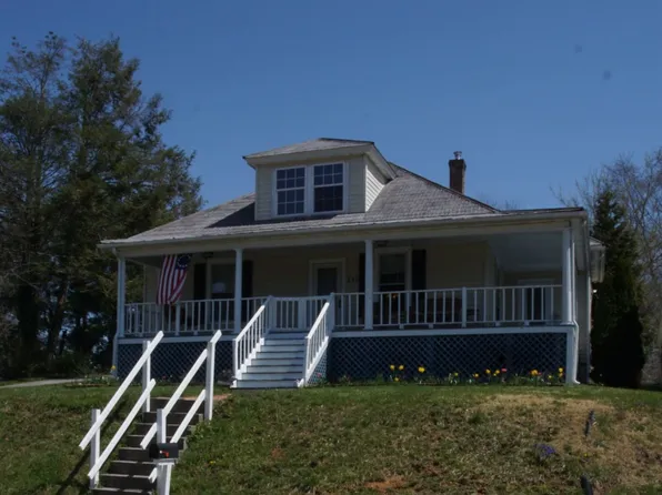 111 Evans St, Christiansburg, VA 24073