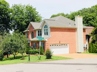 2101 N Ashford Ct, Nashville, TN 37214
