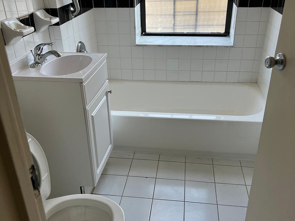 2nd image of 725 Fox St #2