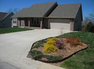 106 La Vista Dr, Waynesville, MO 65583