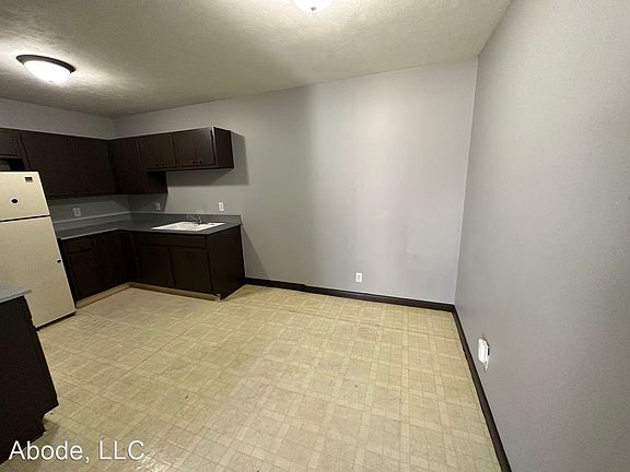 4th image of 1527 S 20th St #24