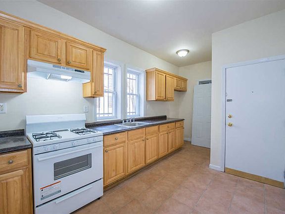 3rd image of 62 Park Ave