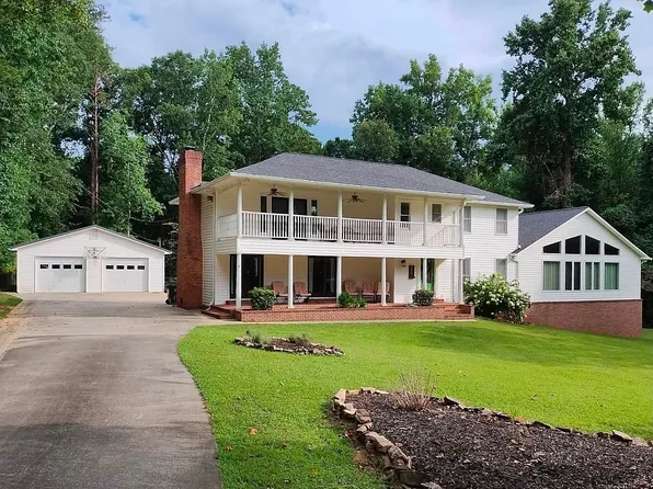 405 Wesley Cir, Toccoa, GA 30577