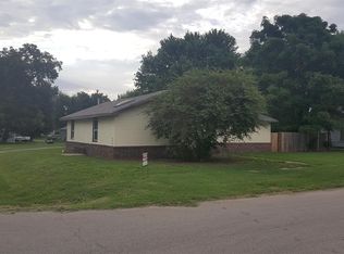 512 N 10th St, Tonkawa, OK 74653