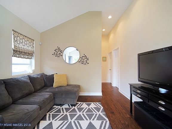 4th image of 3747 N Pittsburgh Ave