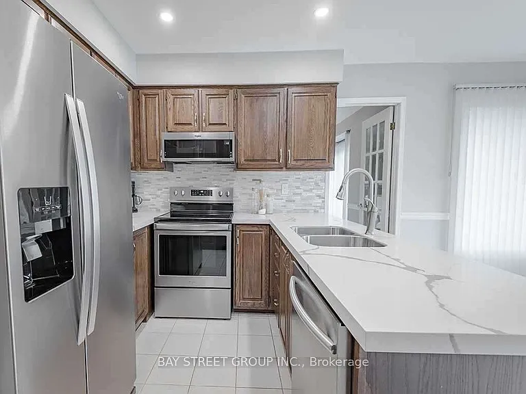 1469 Sprucewood Ter — Photo 7