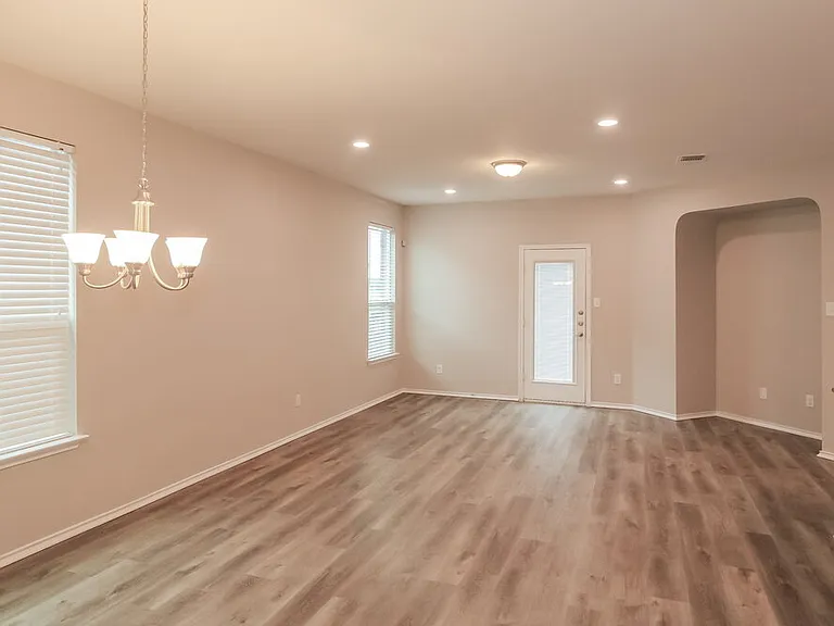 445 Sheepshank Dr — Photo 5