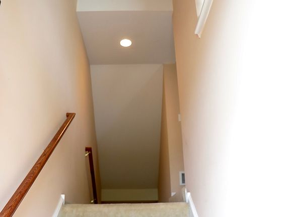 2nd image of 3425 Bradbury Cir