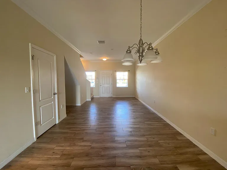 4185 Winding Vine Dr — Photo 2