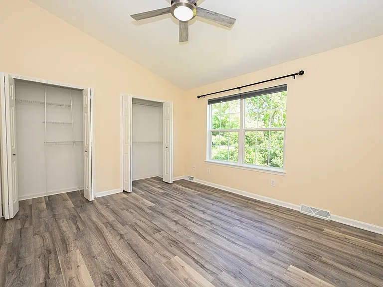655 Almas Ct — Photo 17