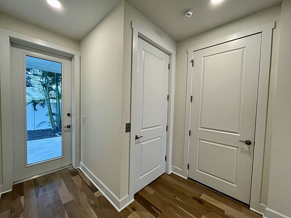 4th image of 821 Oak Bend Ln Unit 1