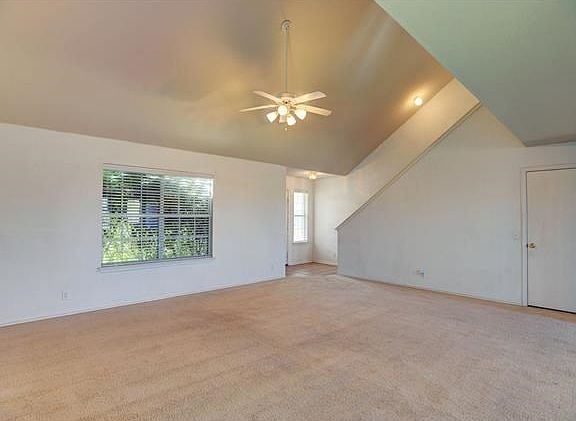 5th image of 207 Delby St