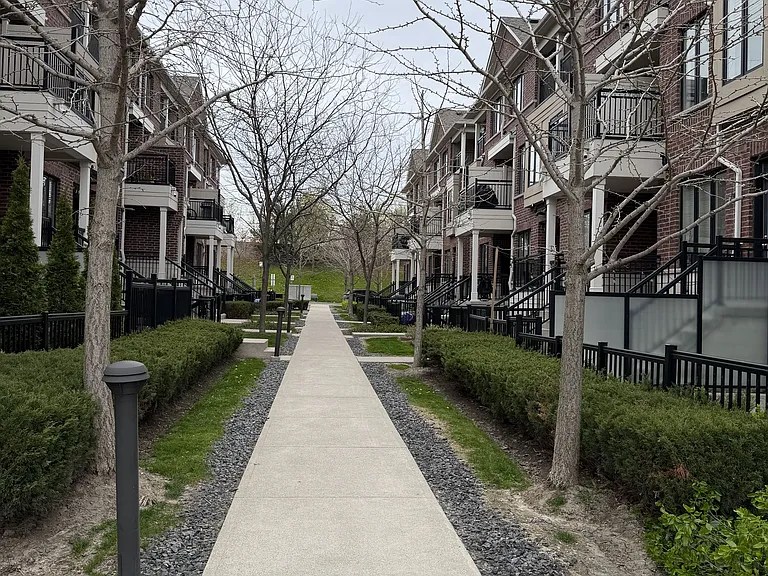 30 Carnation Ave #77 — Photo 2