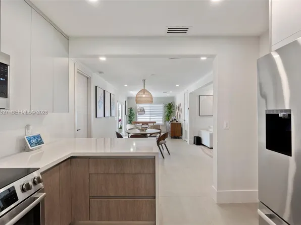 2402 NW 42nd St, Miami, FL 33142