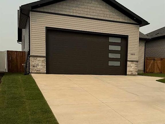 3rd image of 3422 E Victory Way