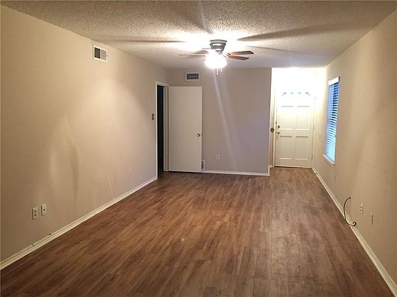 4th image of 2916 Nelson Dr