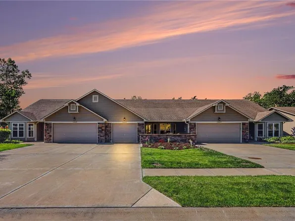 15621 Landauer St, Basehor, KS 66007