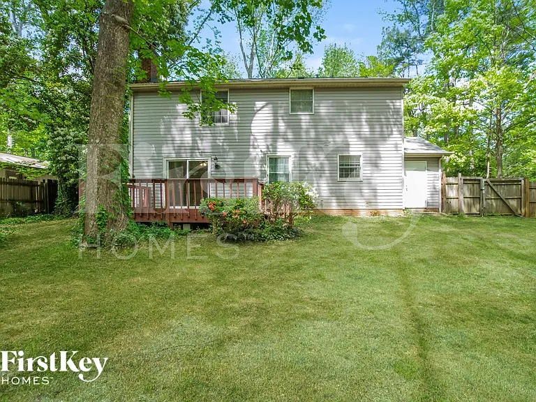 7225 Rollingridge Dr — Photo 15