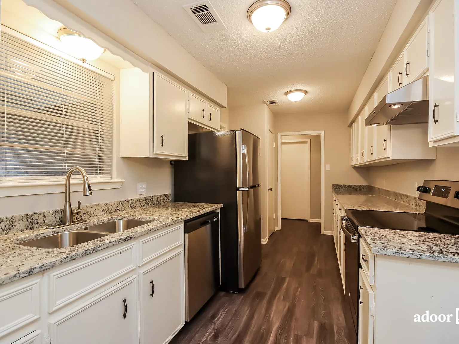 3 bed, 2.0 bath, 1439 sqft, $1,695 — Photo 4