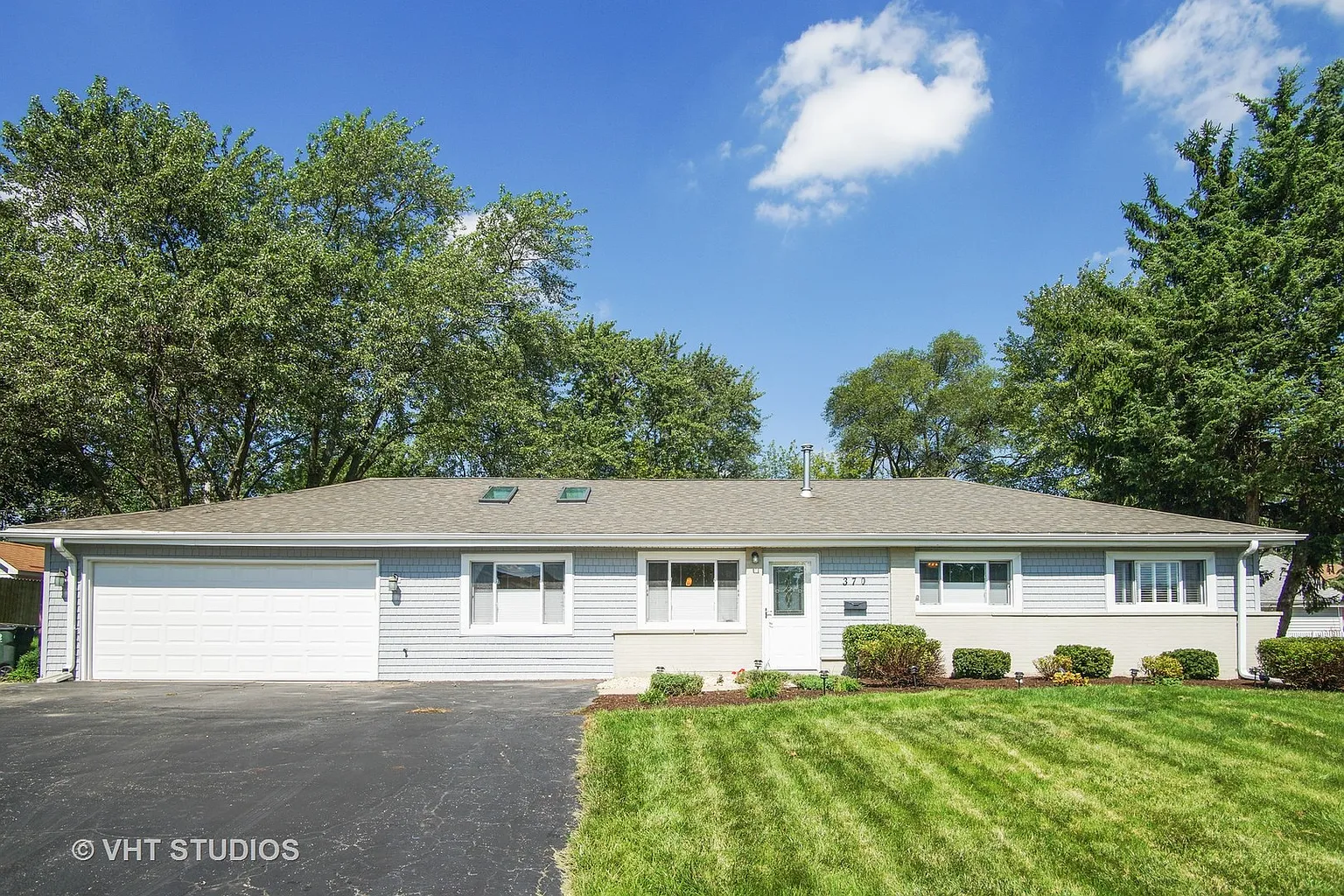 370 Newark Ln photo 1