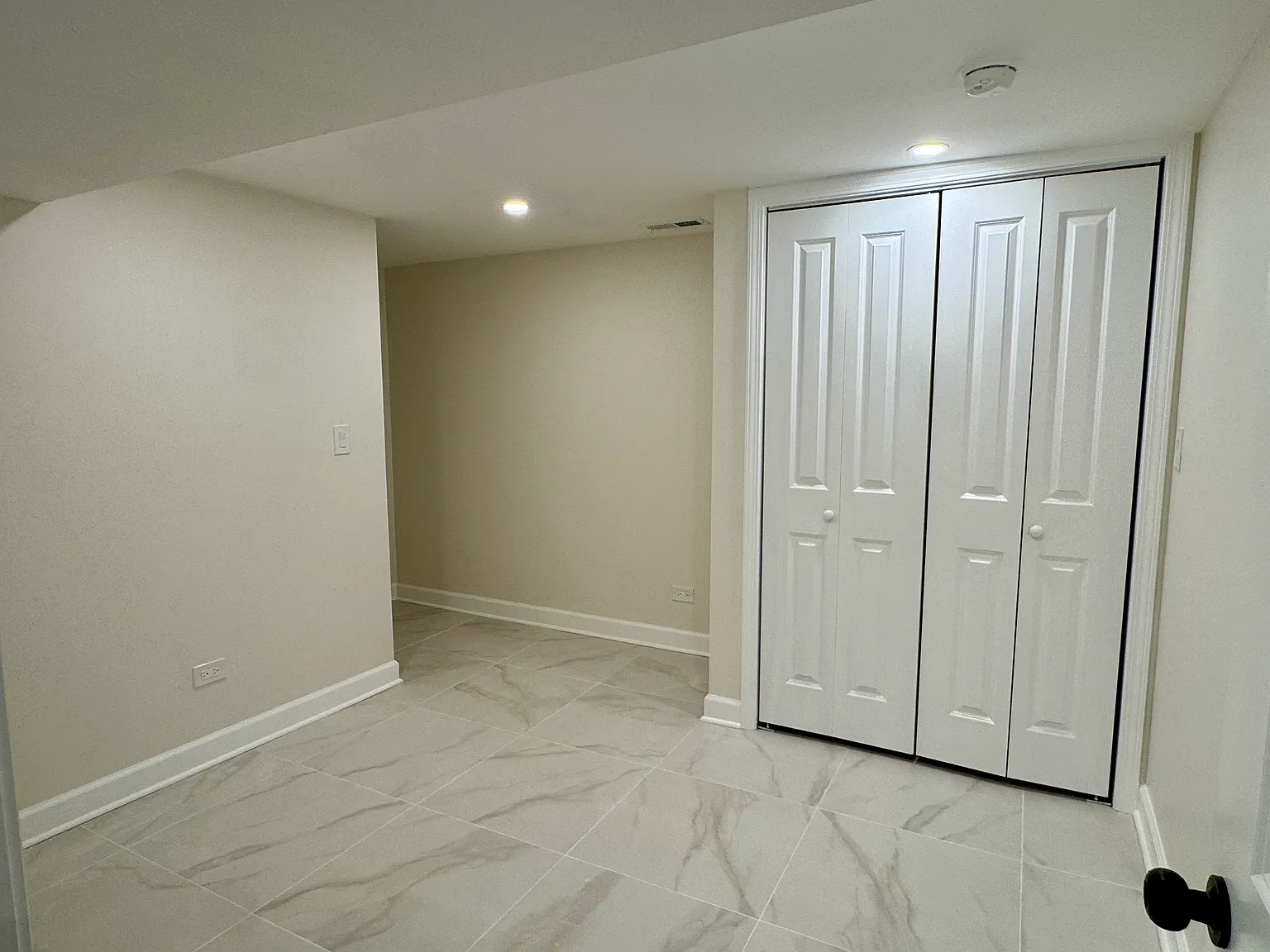3 bed, $2,100 — Photo 4