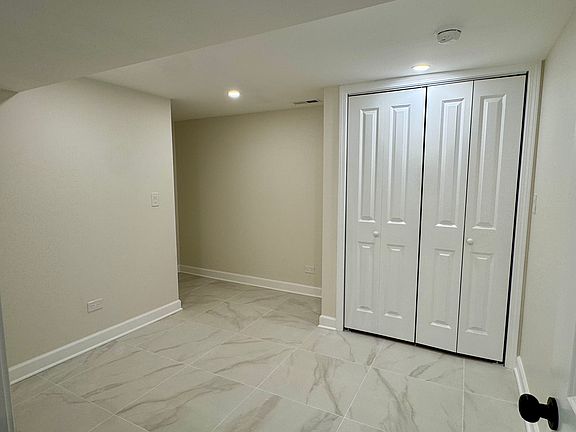 4th image of 5618 N Spaulding Ave Floor Basement