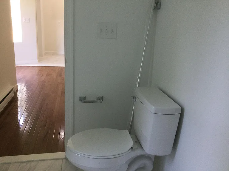 3027 Windsor Ave #1 — Photo 8