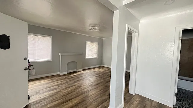 16241 Chicago Ave — Photo 7