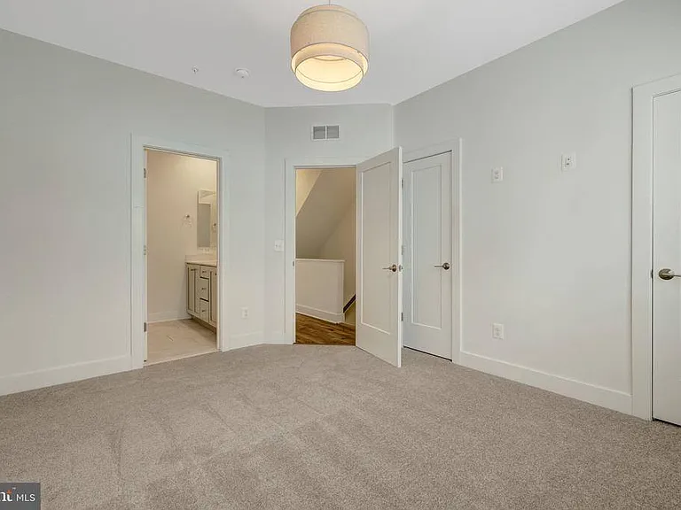 11247 Beaker St — Photo 20