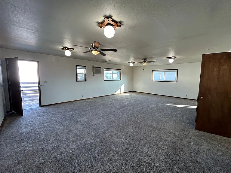 1441 Coldwell Ave #B — Photo 4